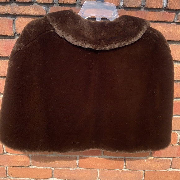 Victoria Secret 💕💕🛍Moda international Sweet Deep Chocolate Brown fur wrap 🎁 - Picture 2 of 12